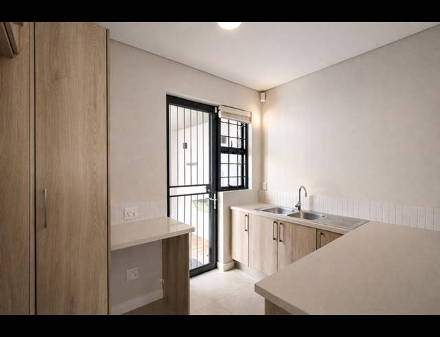 3 BEDROOM PROPERTY TO RENT IN MENLO PARK